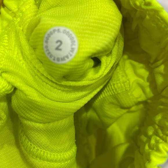 Lululemon 4’’ Hotty Hot Shorts 2 - Picture 4 of 4
